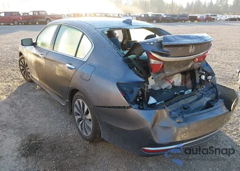 2017 Honda Accord Hybrid Touring z USA, uszkodzony, nr VIN JHMCR6F77HC031507